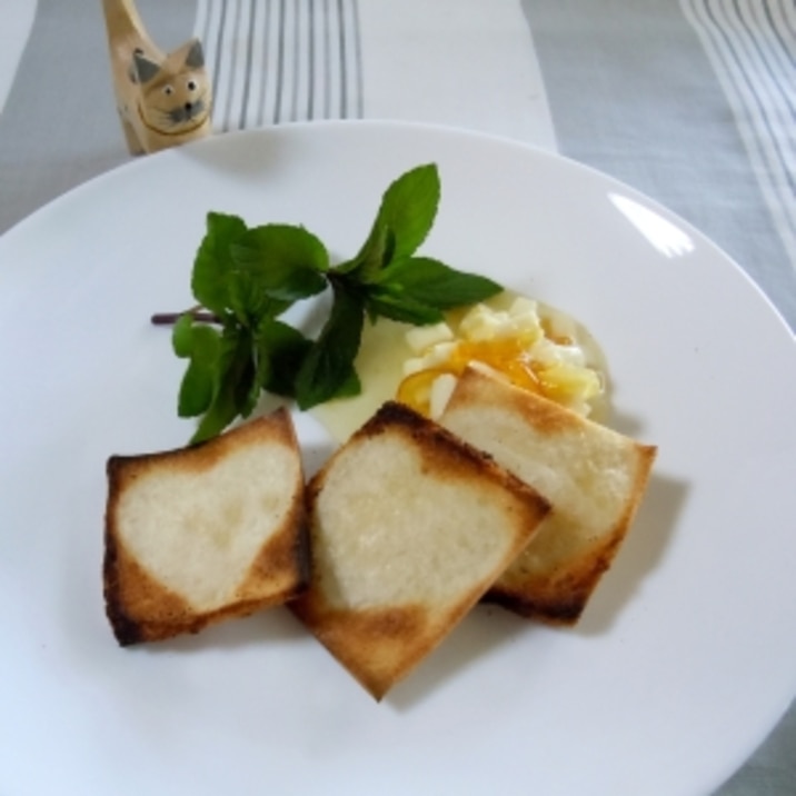 食パンで簡単ハートカナッペ